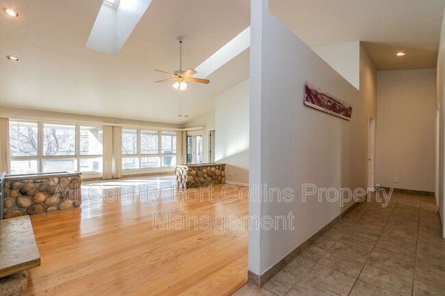 Building Photo - 1913 Wallenberg Dr