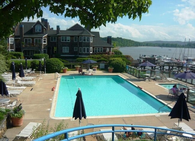 Building Photo - 2003 Half Moon Bay Dr