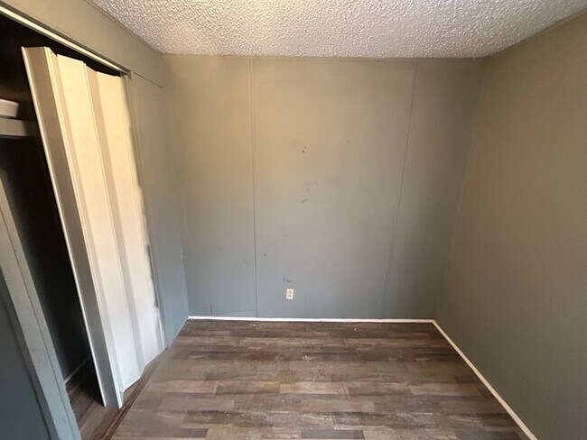 Building Photo - 201 Williams Cir