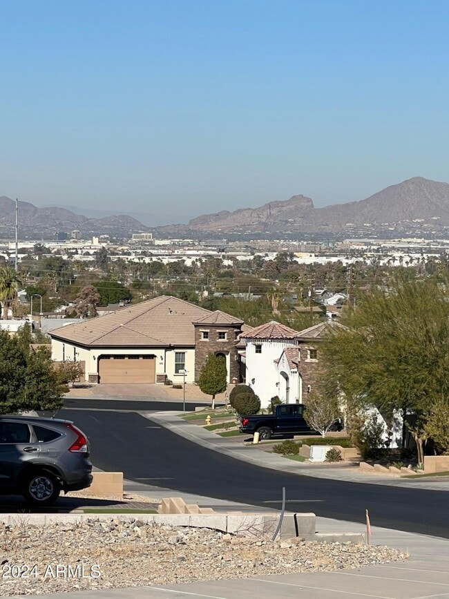Building Photo - 4250 E Valencia Dr
