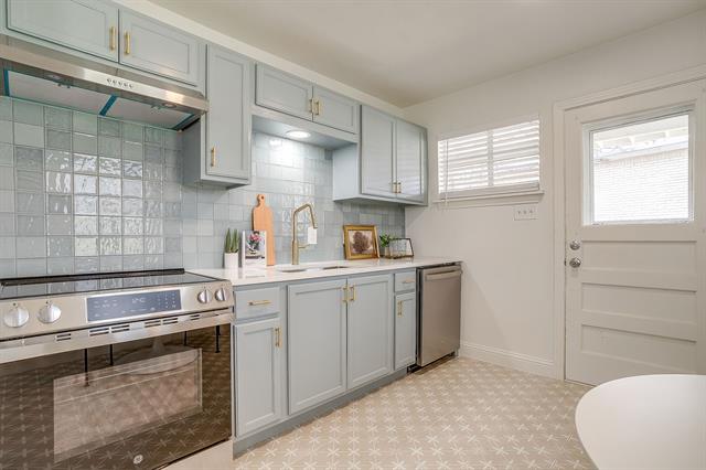 Building Photo - 4413 Wellesley Ave