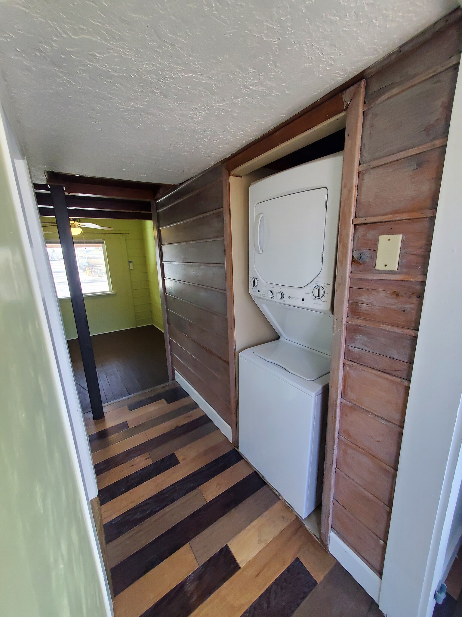 Wahser/Dryer - 4500 Jupiter St NW