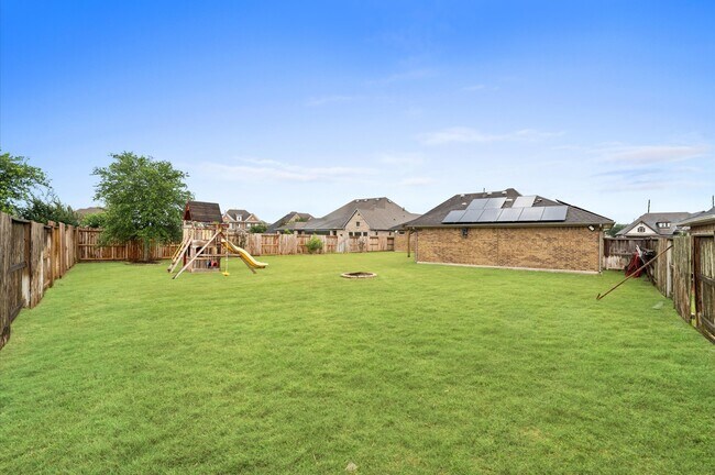 Building Photo - 10110 Da Vinci Ct