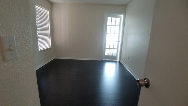 Building Photo - Beautiful Remodeled 2/1 Condo x Rent @ Villa Medici close to Theme Parks!