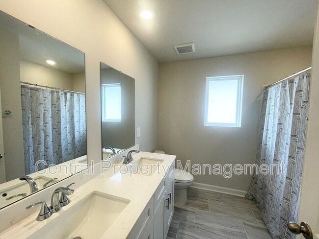 Building Photo - 671 Cozy Blf Rd