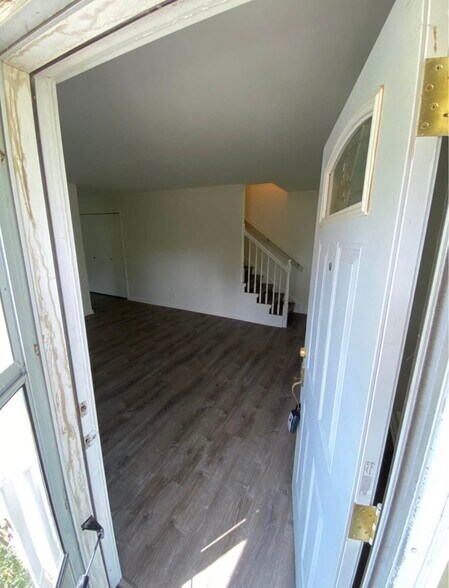 Building Photo - 4820 Catskill Dr