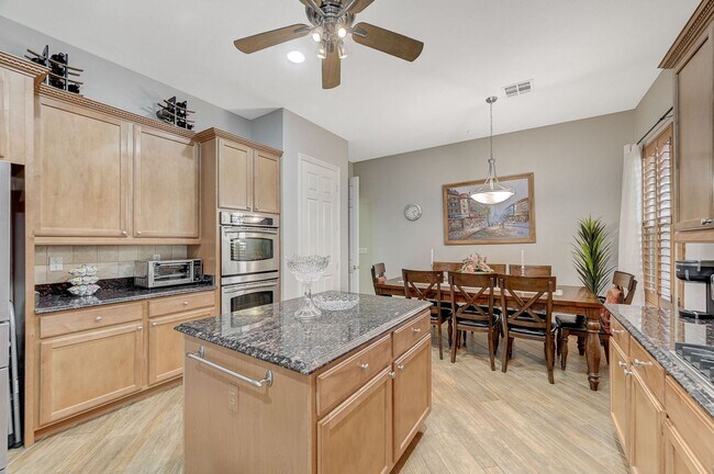 Building Photo - Stunning single-story home in picturesque community!