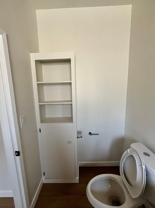 Building Photo - $1,775 - 1 Bed 1 Bath Fully Renovated Apartment within a Gated Complex in City Heights