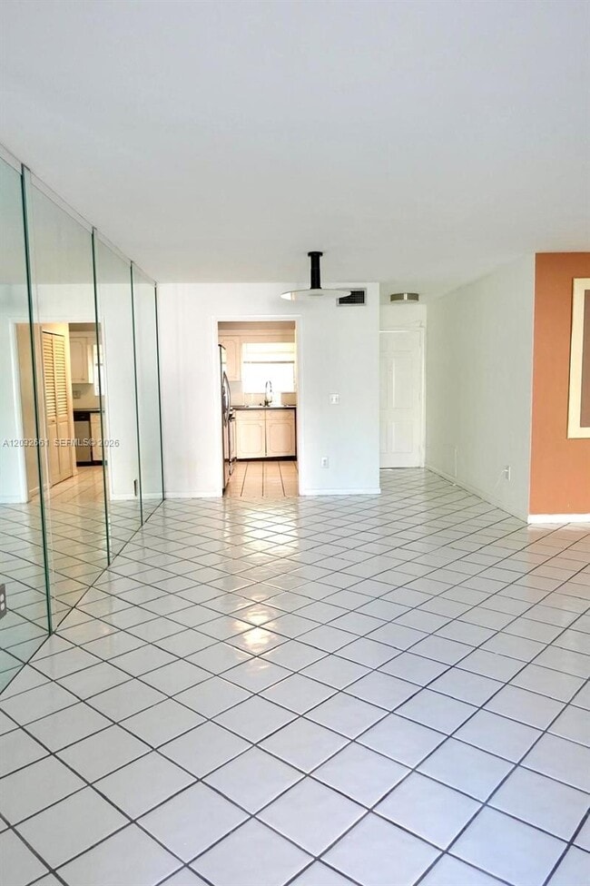 Building Photo - 2501 S Ocean Blvd