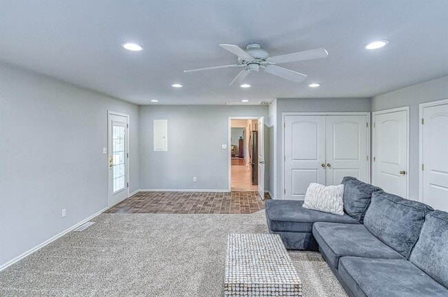 Building Photo - 1221 Cruce St