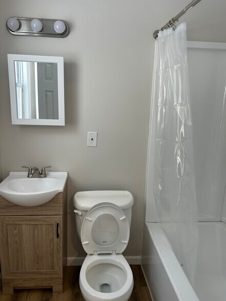 Building Photo - 28B Knapp Rd