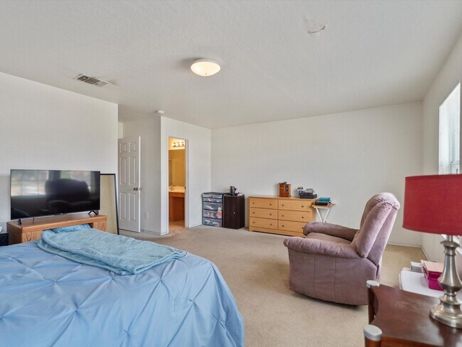 Building Photo - 5143 Roth Forest Ln