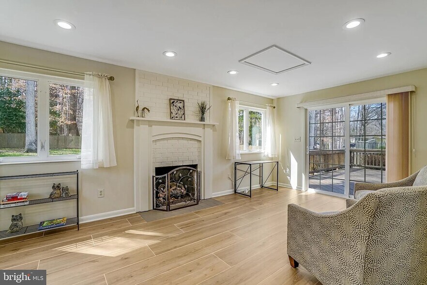 Building Photo - 8651 Cromwell Dr