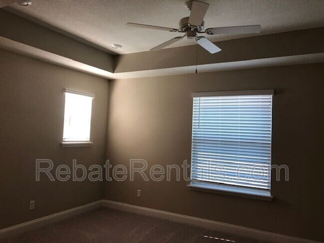 Building Photo - 308 Sweet Oak Wy