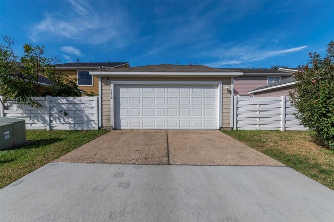 Building Photo - 3818 E Traditions Ct