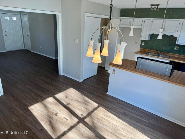 Building Photo - 4289 Brighton Dr