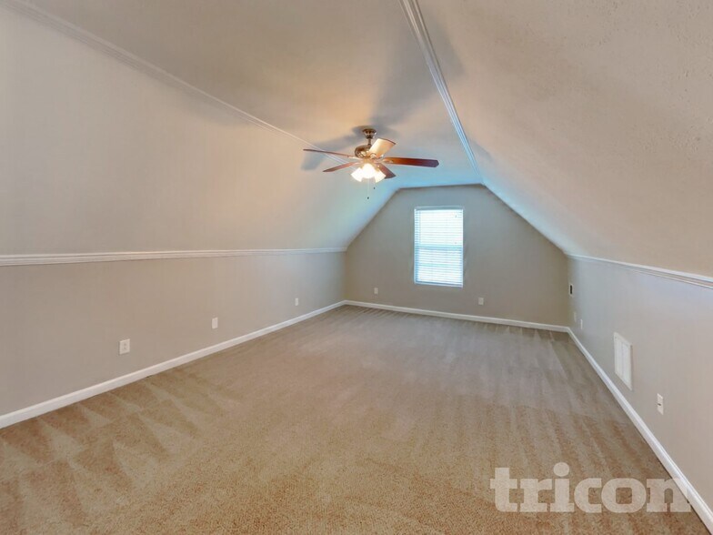 Building Photo - 1526 Amberwood Cir