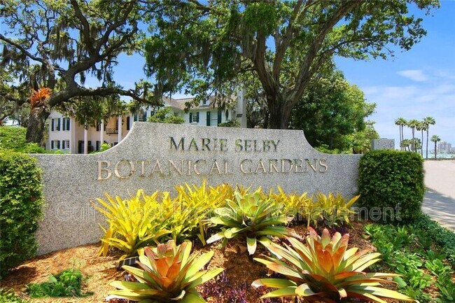 Building Photo - 301 S Gulfstream Ave