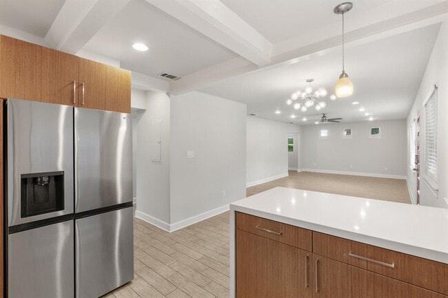 Building Photo - 2309 Newfield Ln