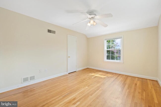 Building Photo - 5601 Wyngate Dr