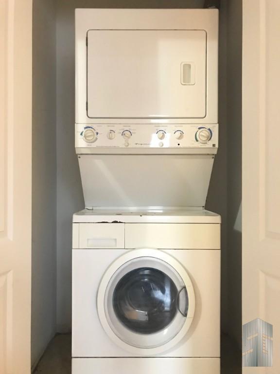 Building Photo - 3 bedroom in BROOKLYN NY 11225