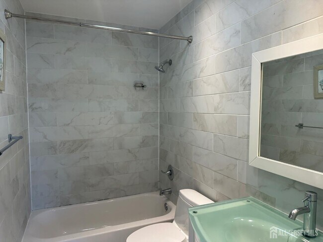 Building Photo - 402 Rittenhouse Ct