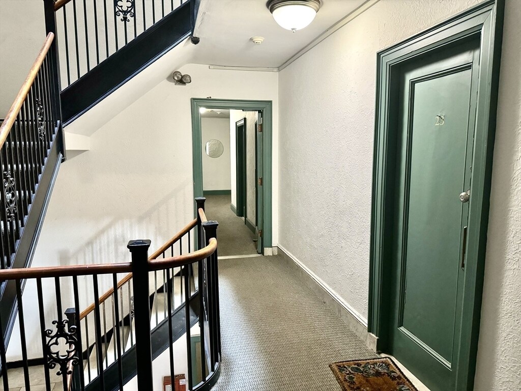 Building Photo - 48 Strathmore Rd