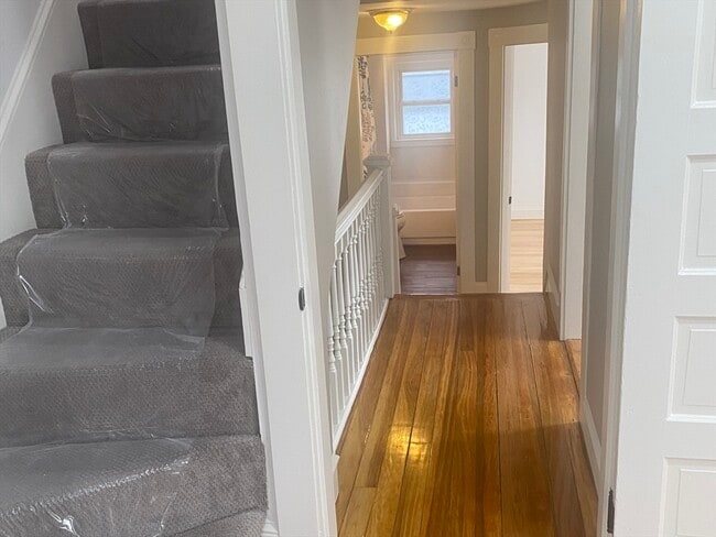 Building Photo - 2 Mason Ave