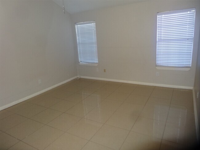 Building Photo - 1606 Quail Run