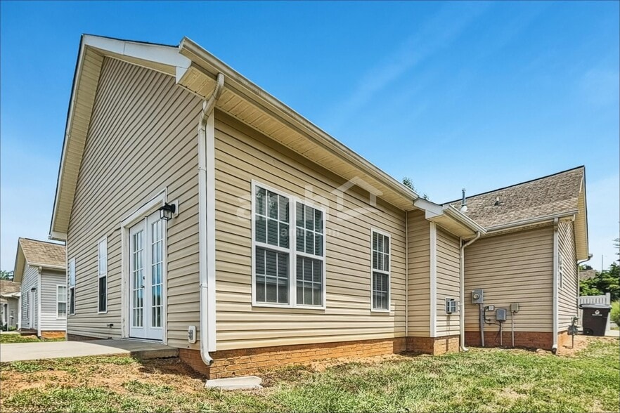 Building Photo - 104 Cameron Way Cir