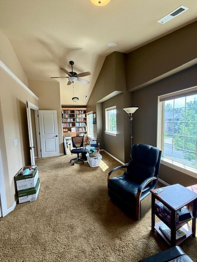 Building Photo - Spacious 3-Bedroom + Bonus Room Home in La...