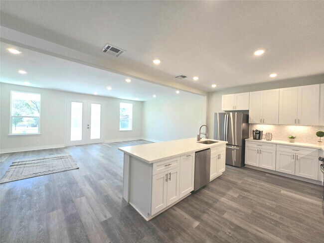 Building Photo - 12961 Orion Ct E