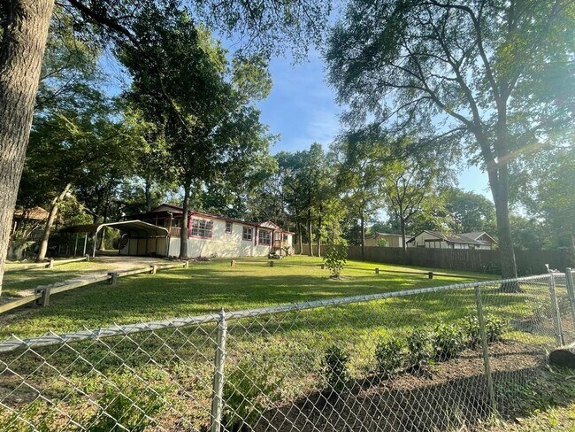 Building Photo - 16407 N Ravenswood Dr