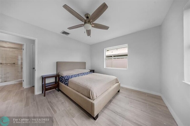 Building Photo - 1201 Avocado Isle