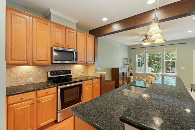 Building Photo - Beautiful 3-Bedroom Townhome in North Raleigh