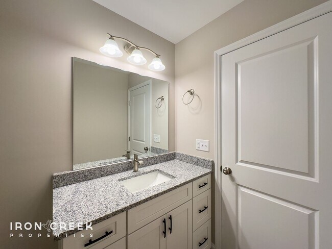 Building Photo - Beautiful New Construction Two-Bedroom in ...