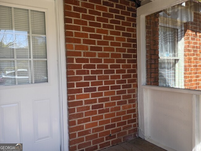 Building Photo - 11 Hester Dr