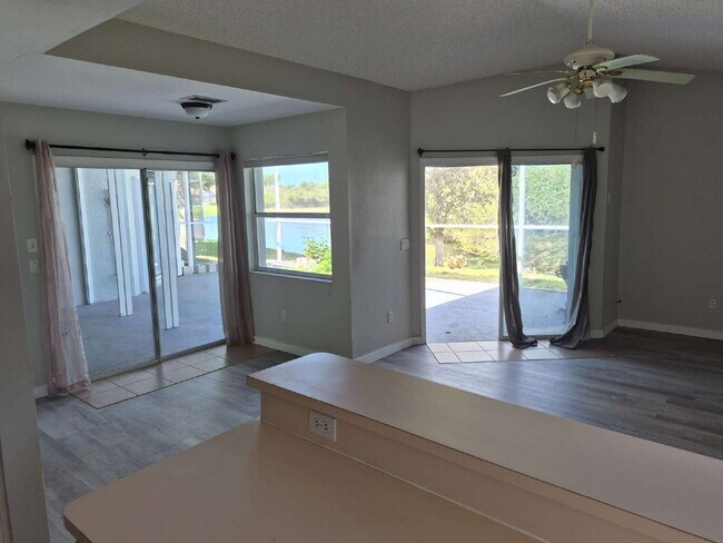 Building Photo - "Spacious 1732 Sq Ft 3-Bed, 2 Baths, in Tarpon Springs!"