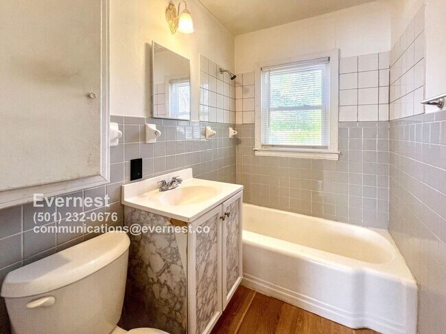 Building Photo - 1320 Adams St