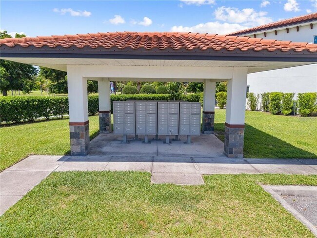 Building Photo - 1927 Greenbriar Ter