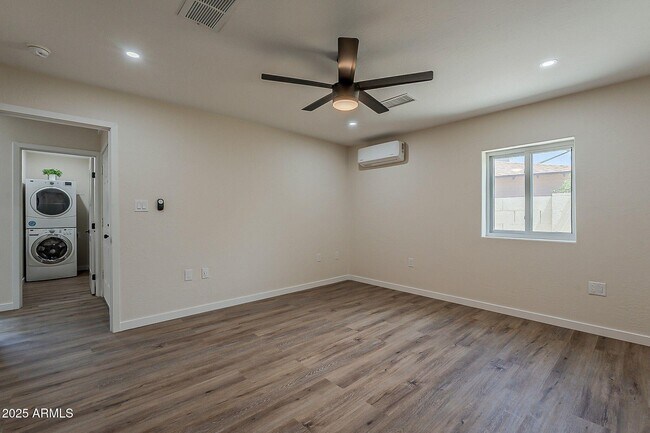 Building Photo - 8215 E Cypress St