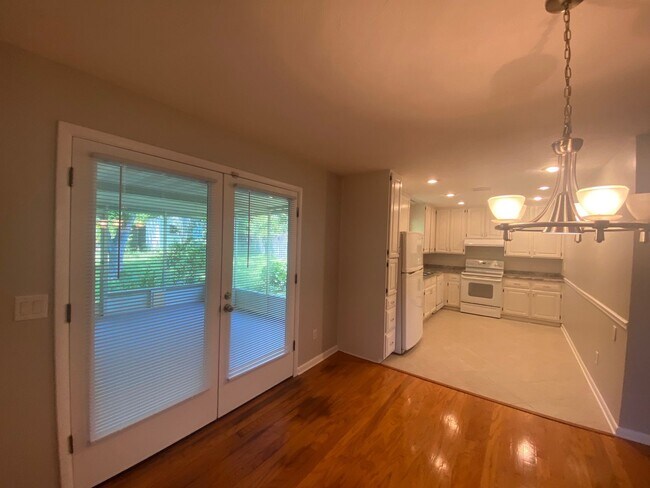 Building Photo - 2408 Dundee Dr