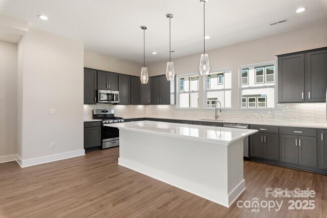 Building Photo - 312 Ferebee Pl