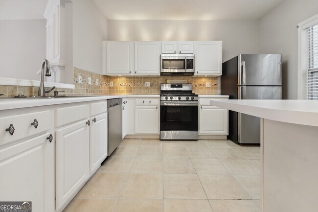 Building Photo - 4084 Howell Park Rd