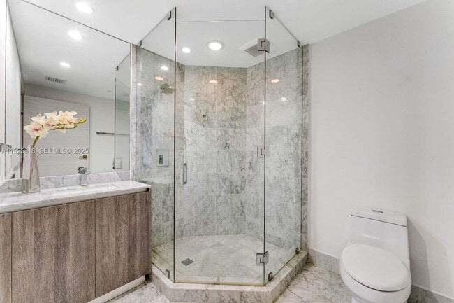 Building Photo - 801 S Miami Ave