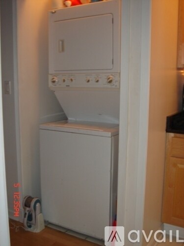 Building Photo - 1728 N Hermitage Ave