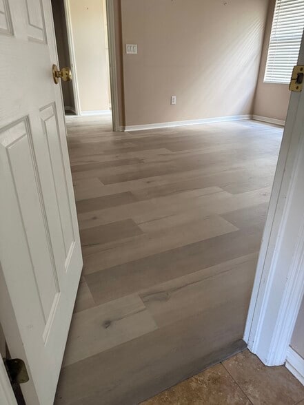 Nice Master Suite - 24220 Denali Ct