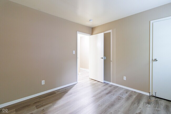 Building Photo - 3914 Richelieu Rd