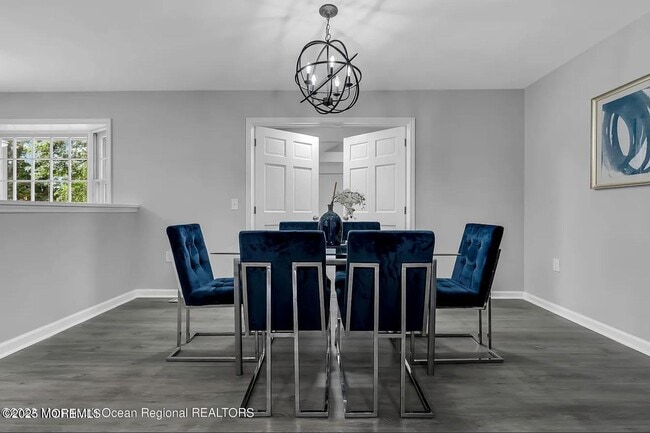 Building Photo - 821 Bay Ave