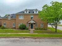 Building Photo - 3200 Lubbock Ave